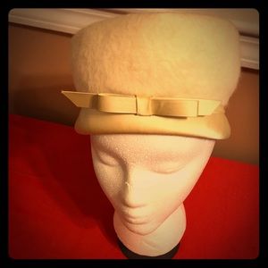 Vintage 1960’s Coronet Women’s Cream Hat